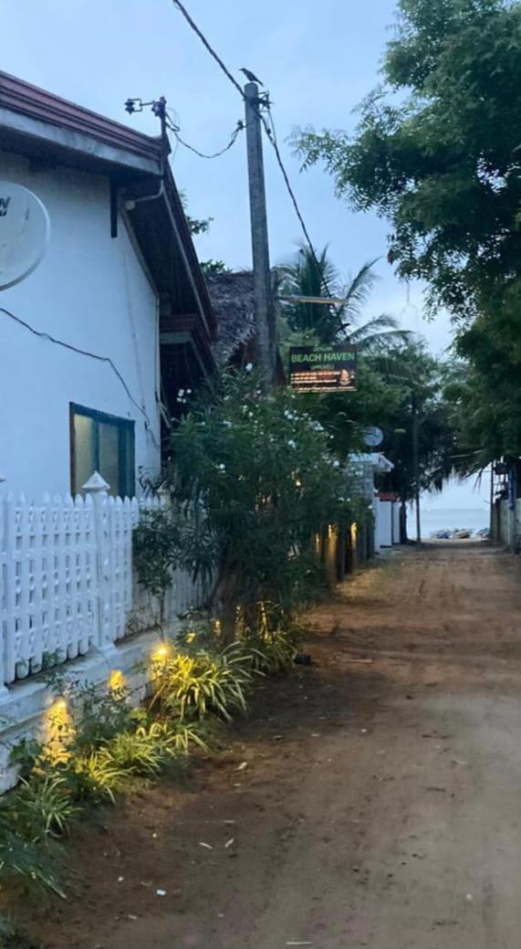 Ceylon Beach Haven Uppuveli Trincomalee Exterior foto